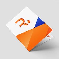 Folleto plegable con barniz selectivo