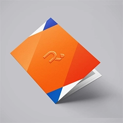 Folleto plegable con barniz selectivo 3D